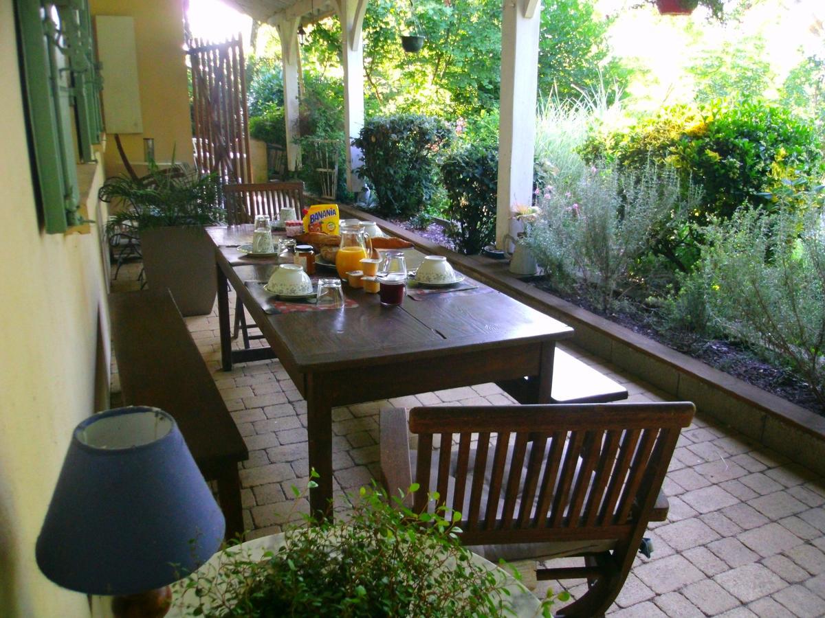 Bed and Breakfast Le Bord De L'Eau Sainte-Terre Экстерьер фото